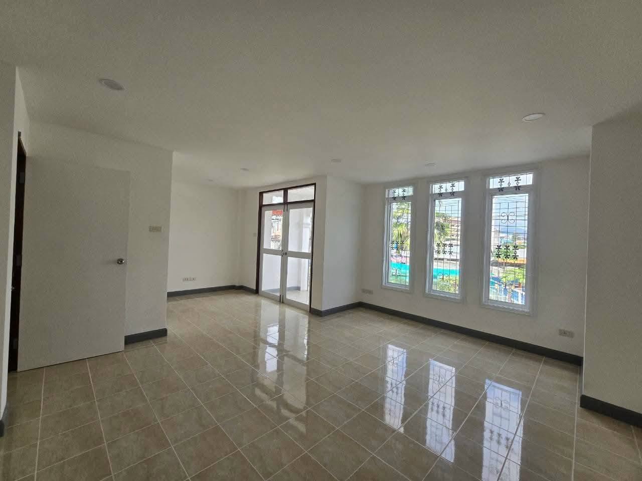 Renovated 2-storey 3-bedroom house for sale in Phuket Town – photo 8