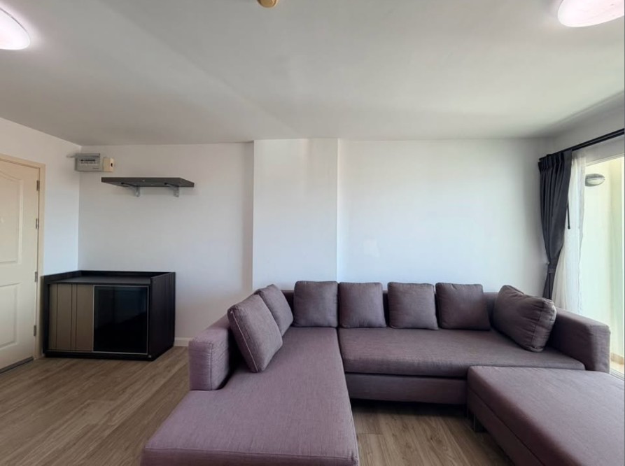 Corner 1-bedroom sea view condo at Supalai Lagoon – photo 4