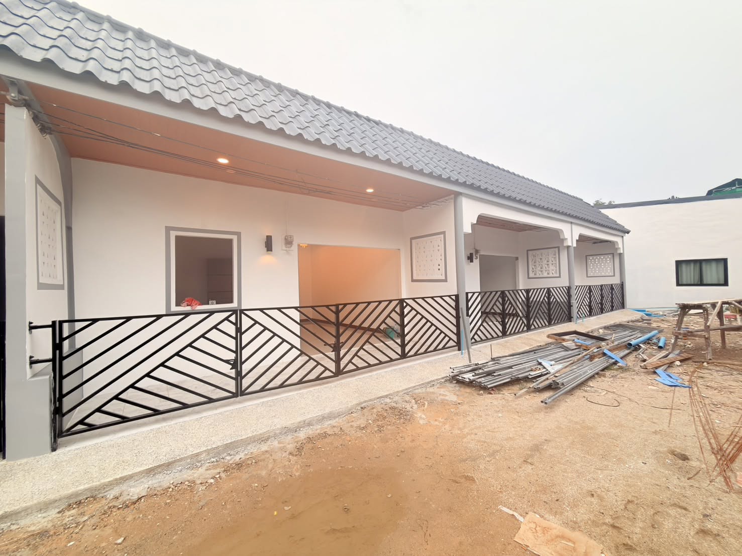 New 2-bed ground-level condo units in Rawai – photo 1
