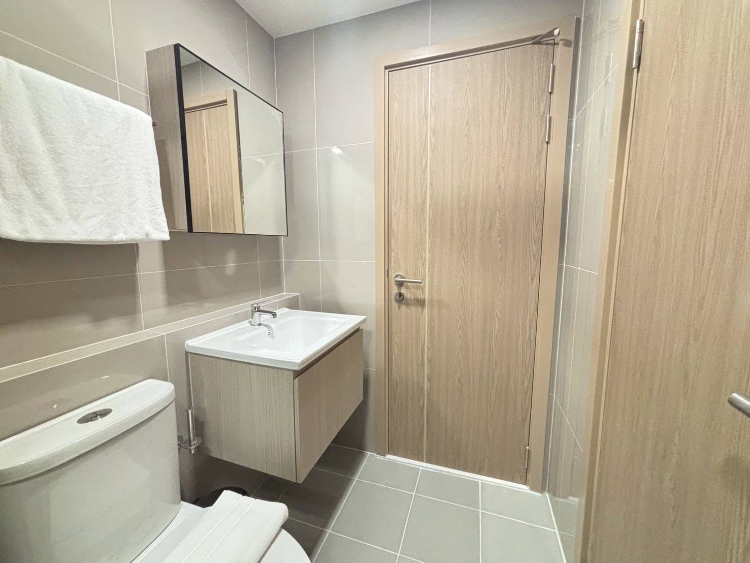 2-bedroom corner condo with pool view for sale at The Base Bukit – photo 10
