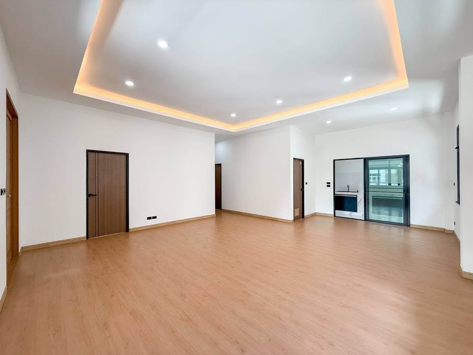 Renovated 3-Bed Single-Storey House for Sale at The Valley 2, Ma Nik – photo 3