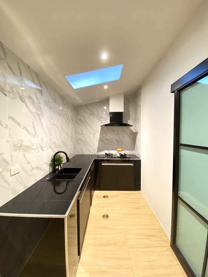 Renovated 2-storey townhome for sale in Rassada near Mission Hospital – photo 8