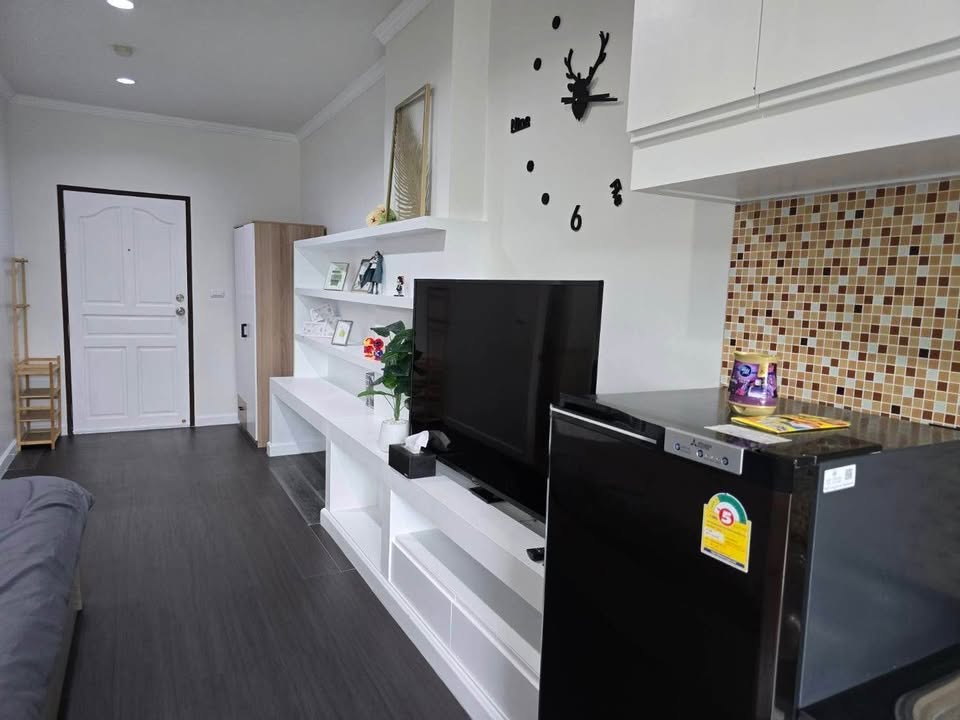 Furnished 1-bed condo for rent at Phanasorn Green Place – photo 8