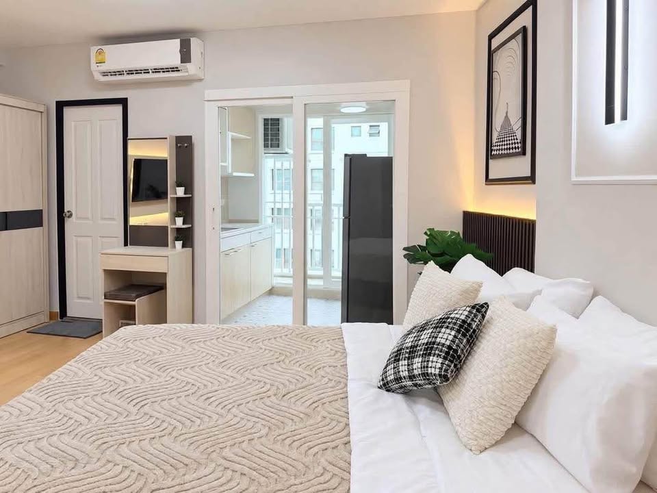 Pool view condo for sale at Supalai Park Seng Ho – photo 4