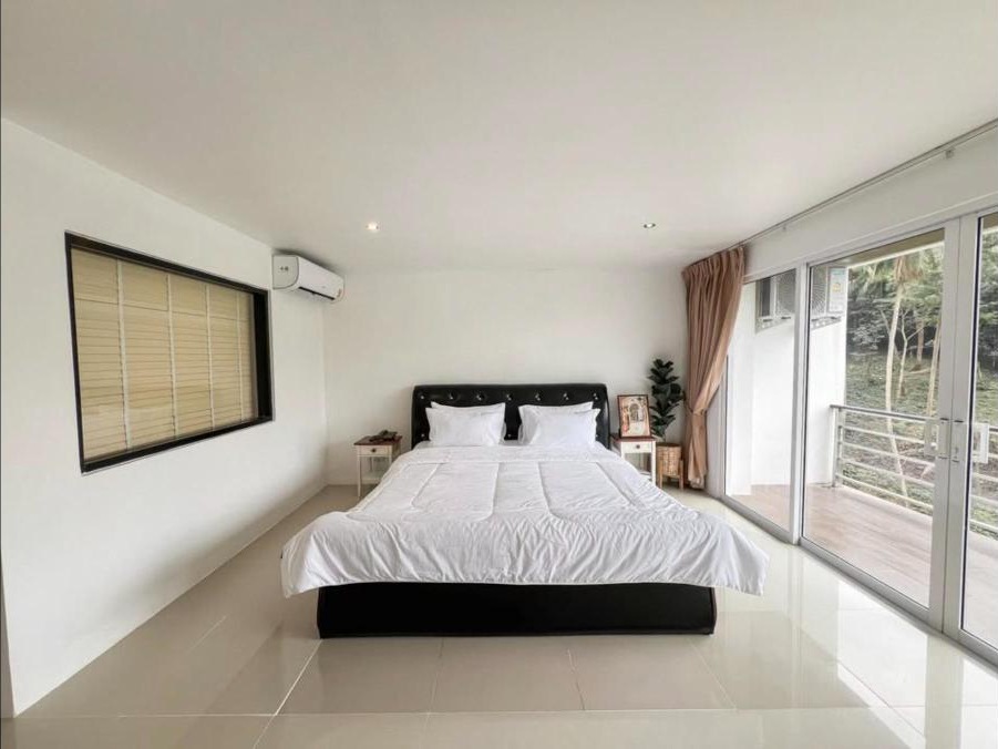 1-bedroom condo for sale at Ocean View Patong