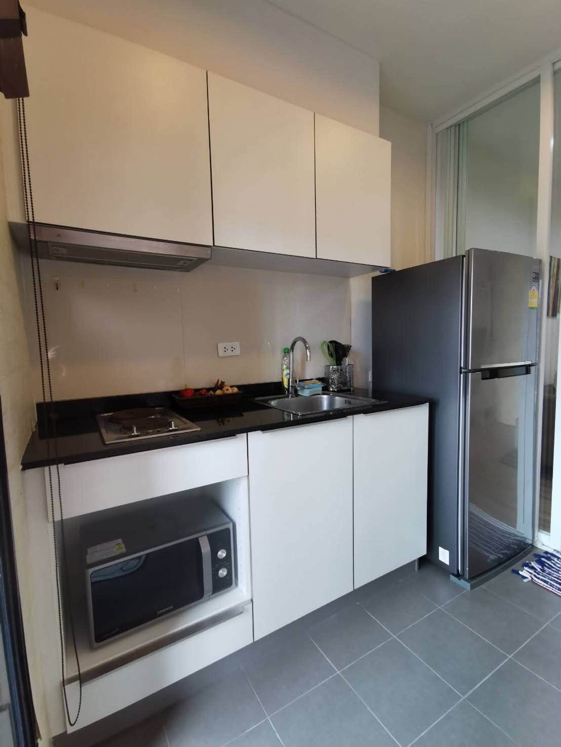 1-bed condo for rent at The Base Uptown – photo 6