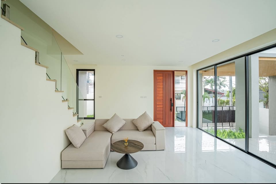 New 3-bedroom pool villa for sale in Maneekram Village, Chalong – photo 6