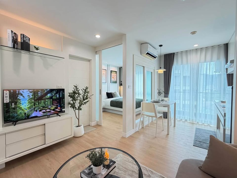 Pool-view condo at The Scene, Kathu – photo 9
