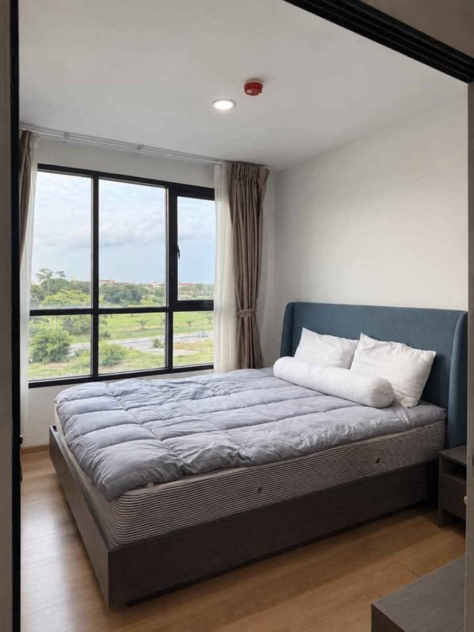 Furnished condo for rent at Centrio, Building C – photo 3