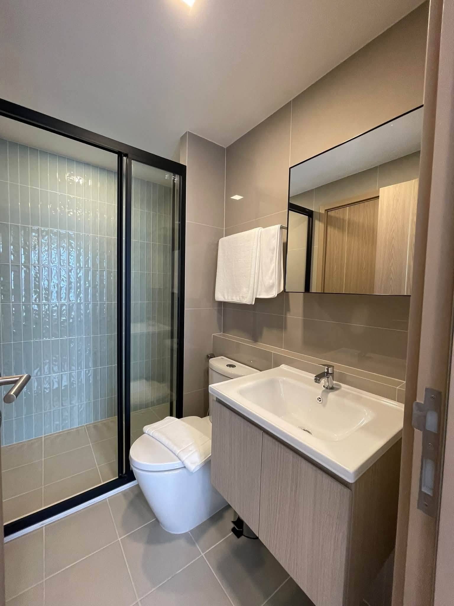 Corner 2-bedroom pool view condo for rent at The Base Bukit – photo 5