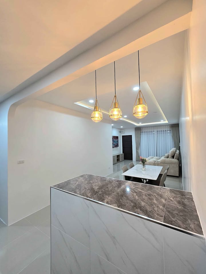 Renovated 2-bed house for rent near Robinson Chalong