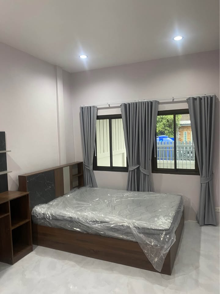 Renovated 2-bedroom corner house for rent at Srisukchat 3, pet-friendly – photo 3