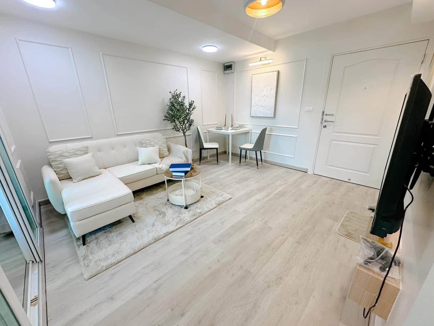 Furnished 37 sqm condo for rent at The Royal Place, Bypass Road – รูปที่ 2