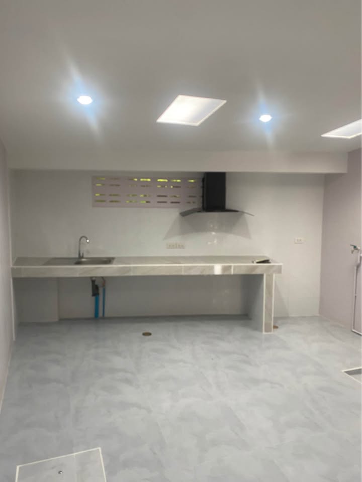 Renovated 2-bedroom corner house for rent at Srisukchat 3, pet-friendly – photo 8