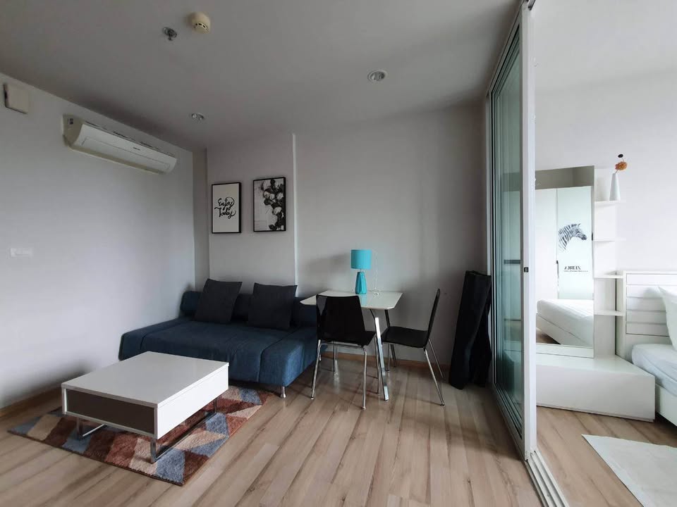 Pool view condo for rent at The Base Height – photo 17