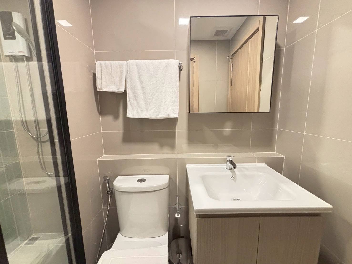2-bedroom corner condo with pool view for sale at The Base Bukit – photo 9