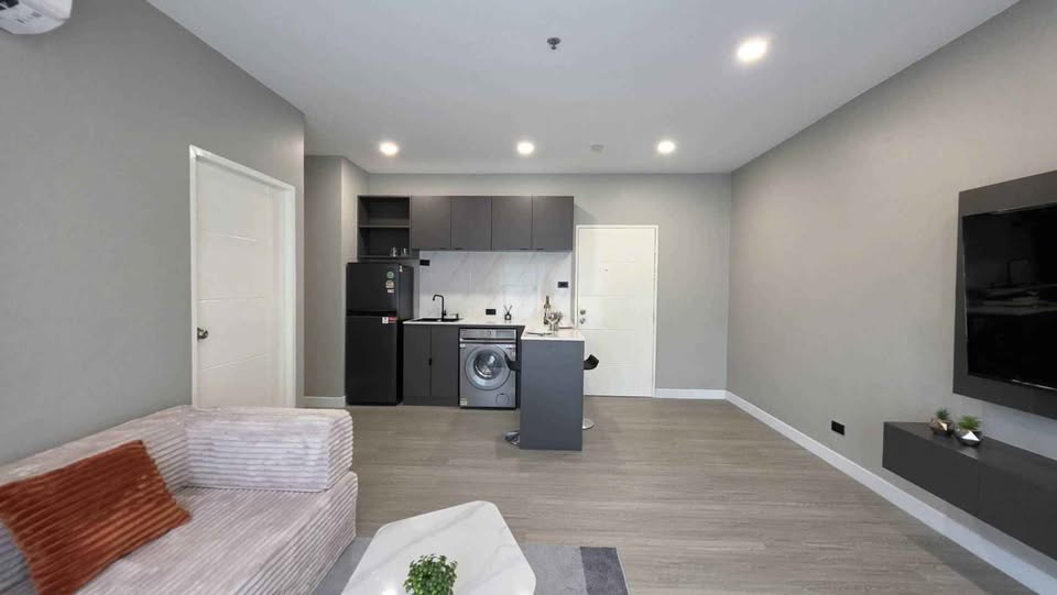 Furnished 1-bed corner condo at Panason Green Place – photo 8