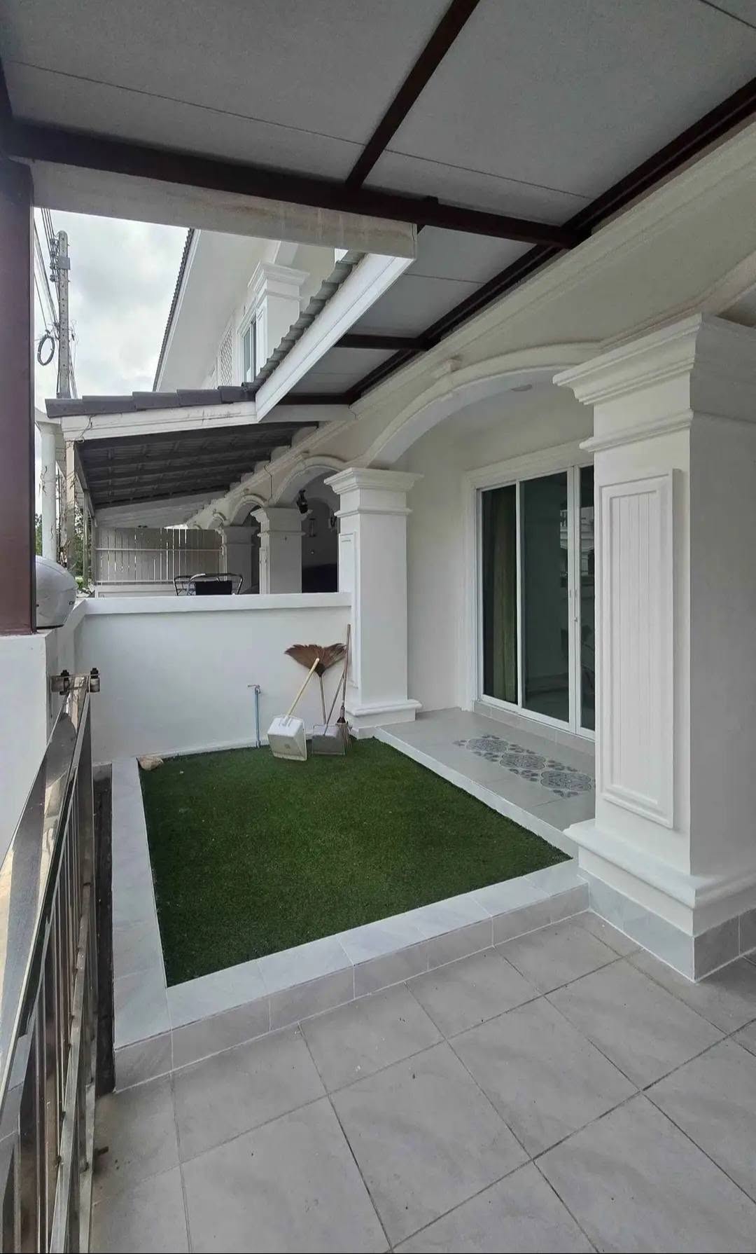 3-bedroom 2-storey townhouse for rent at Chanakan, Chalong – photo 1