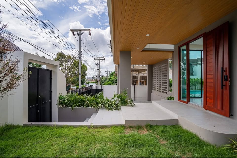 New 3-bedroom pool villa for sale in Maneekram Village, Chalong – photo 9