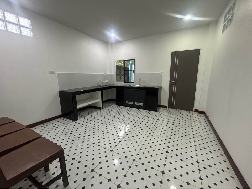 New 2-bedroom house for rent in Samkong near Bangkok Hospital – photo 5