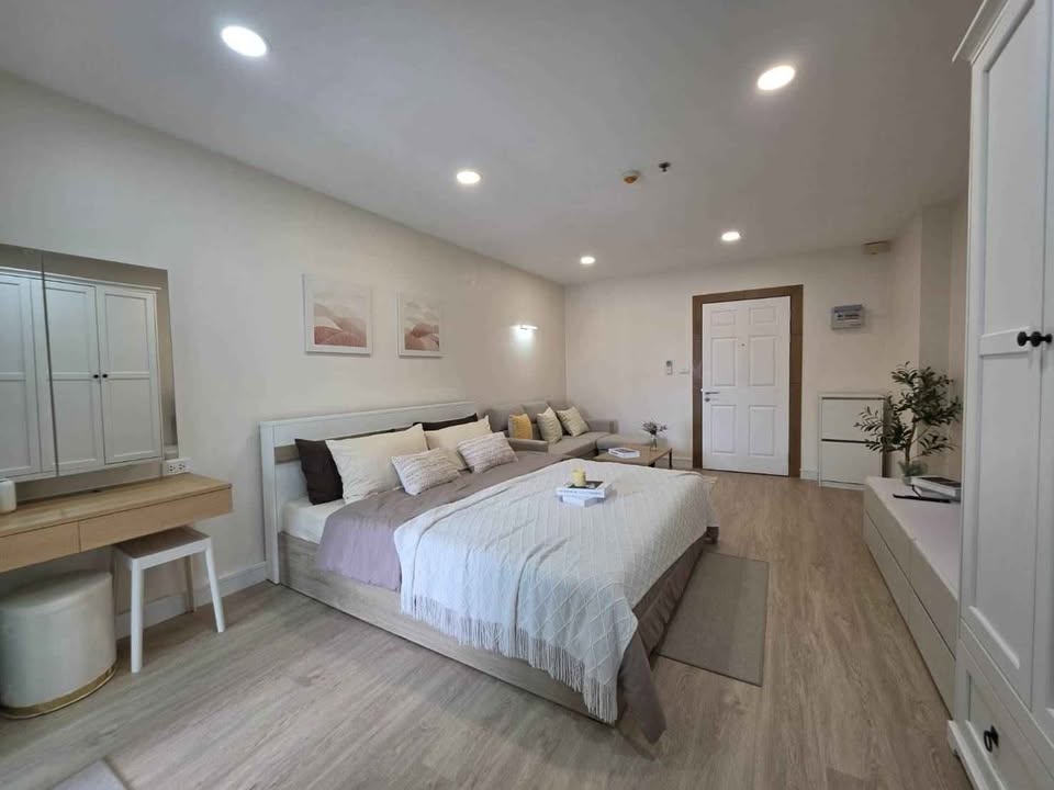 Furnished studio condo for sale at The View Condo Suanluang – photo 3