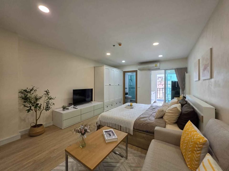 Furnished studio condo for sale at The View Condo Suanluang – photo 2