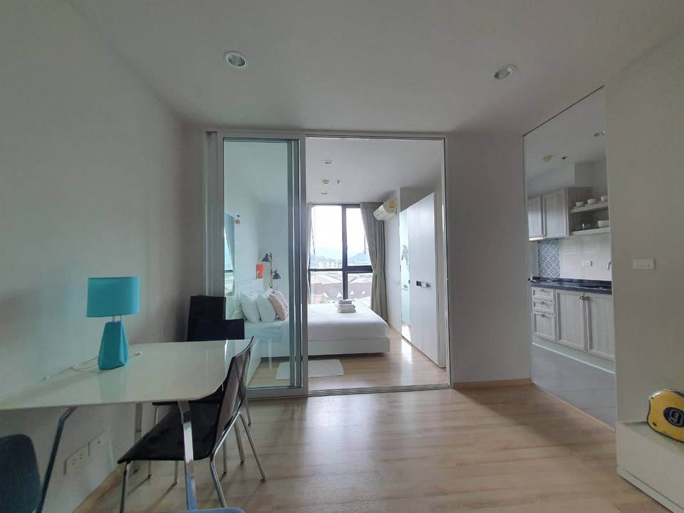 Pool view condo for rent at The Base Height – photo 15