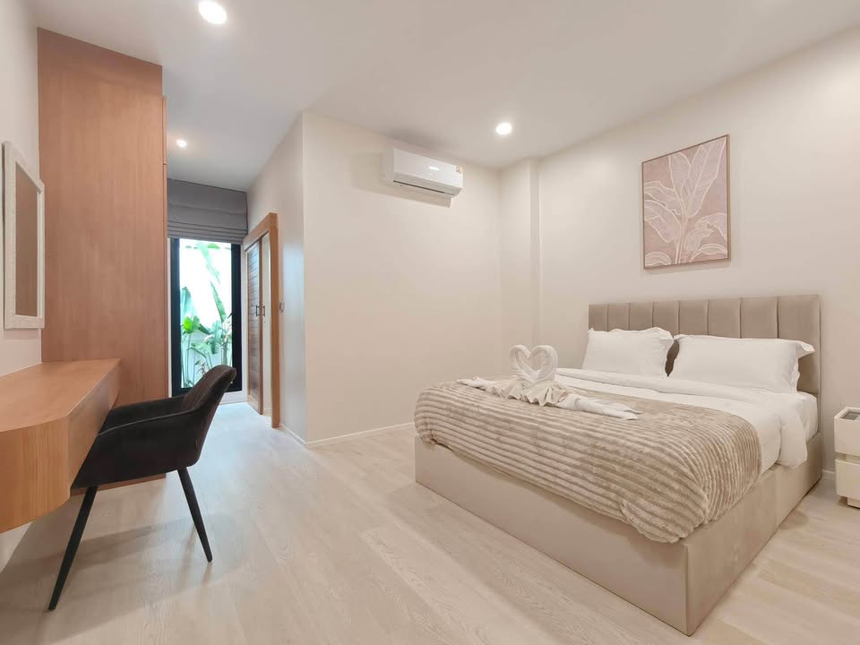 Newly built 4-bedroom villa for rent in Neramit Village, Pa Khlok – photo 10