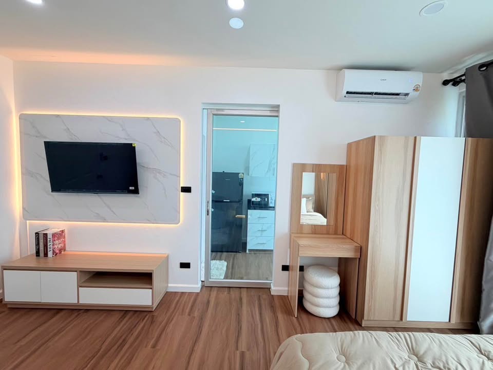Renovated furnished condo for sale at The Best Point, Ao Makham – photo 5