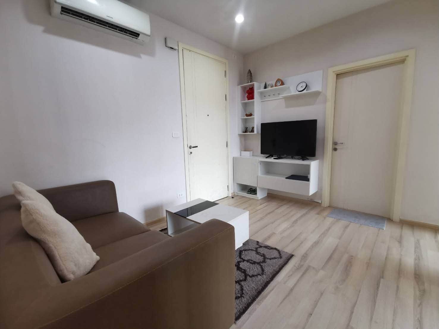 1-bed condo for rent at The Base Uptown – photo 4