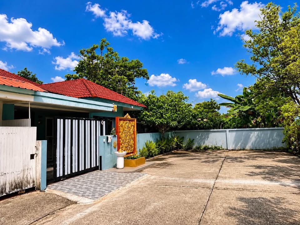Furnished 3-bedroom house in Phuket Thani Village – photo 2