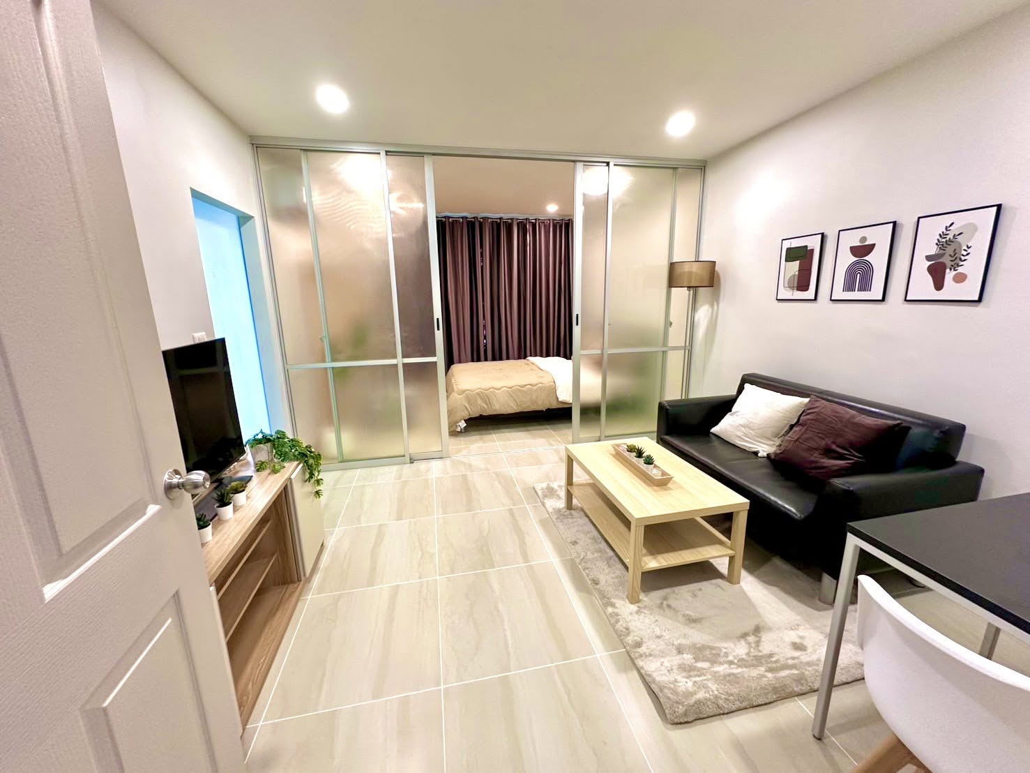 Renovated 1-bed condo for rent at Dcondo Kathu-Patong – photo 1