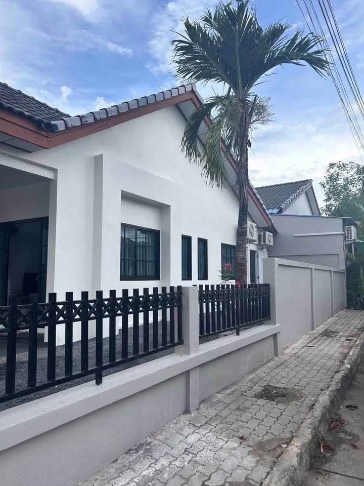 Furnished 2-bed corner house for rent at Srisuchat Grand View 2 – photo 10