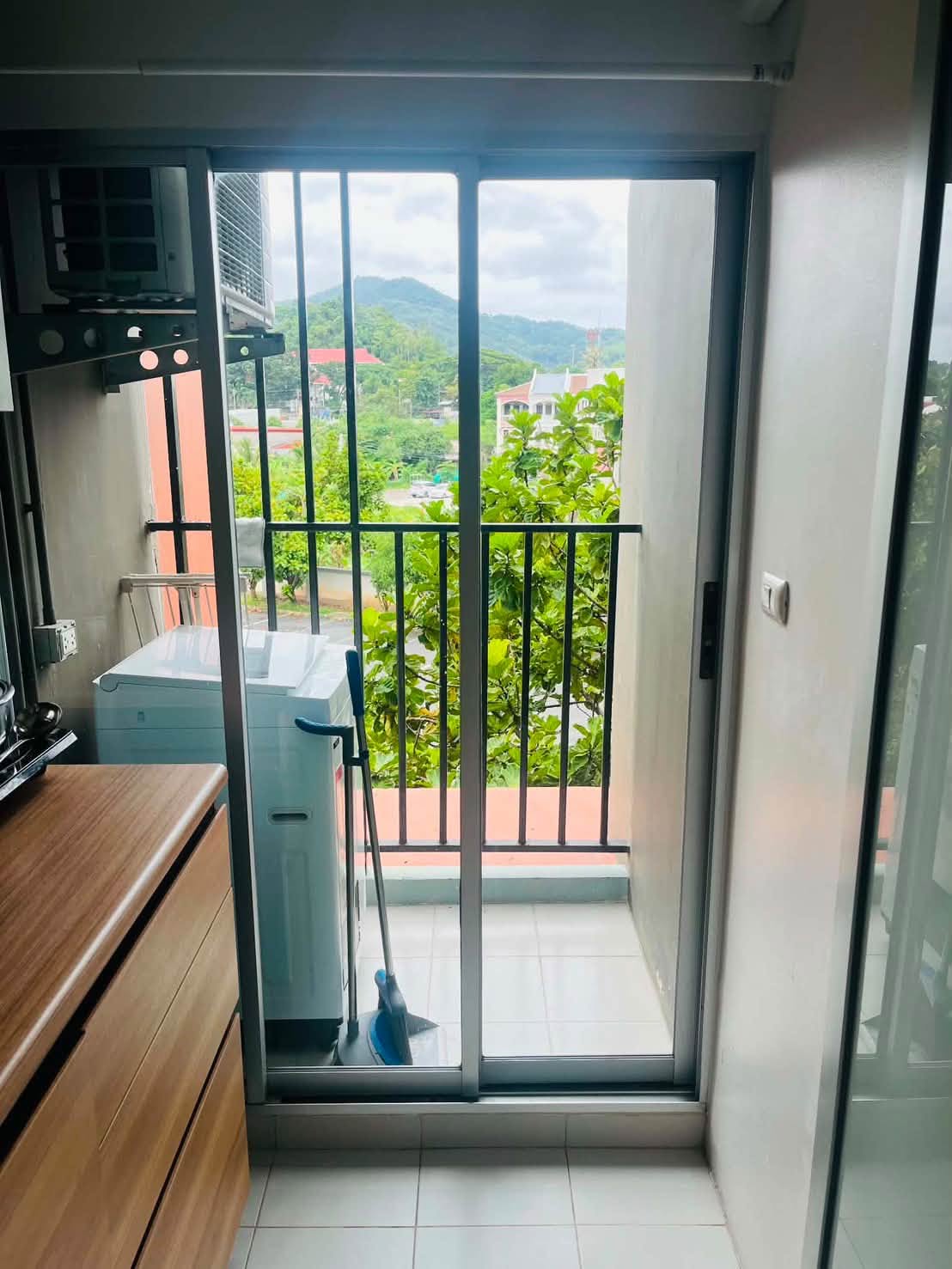 Renovated 1-bed condo with mountain view for rent at Dcondo Kathu-Patong – photo 9