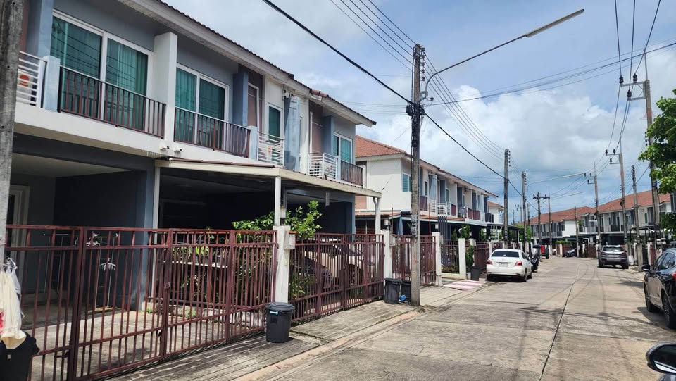 3-bed townhouse for rent at Supalai Primo Kuku