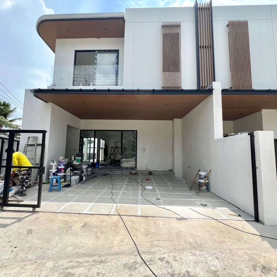 4-bedroom private pool villa in Chalong