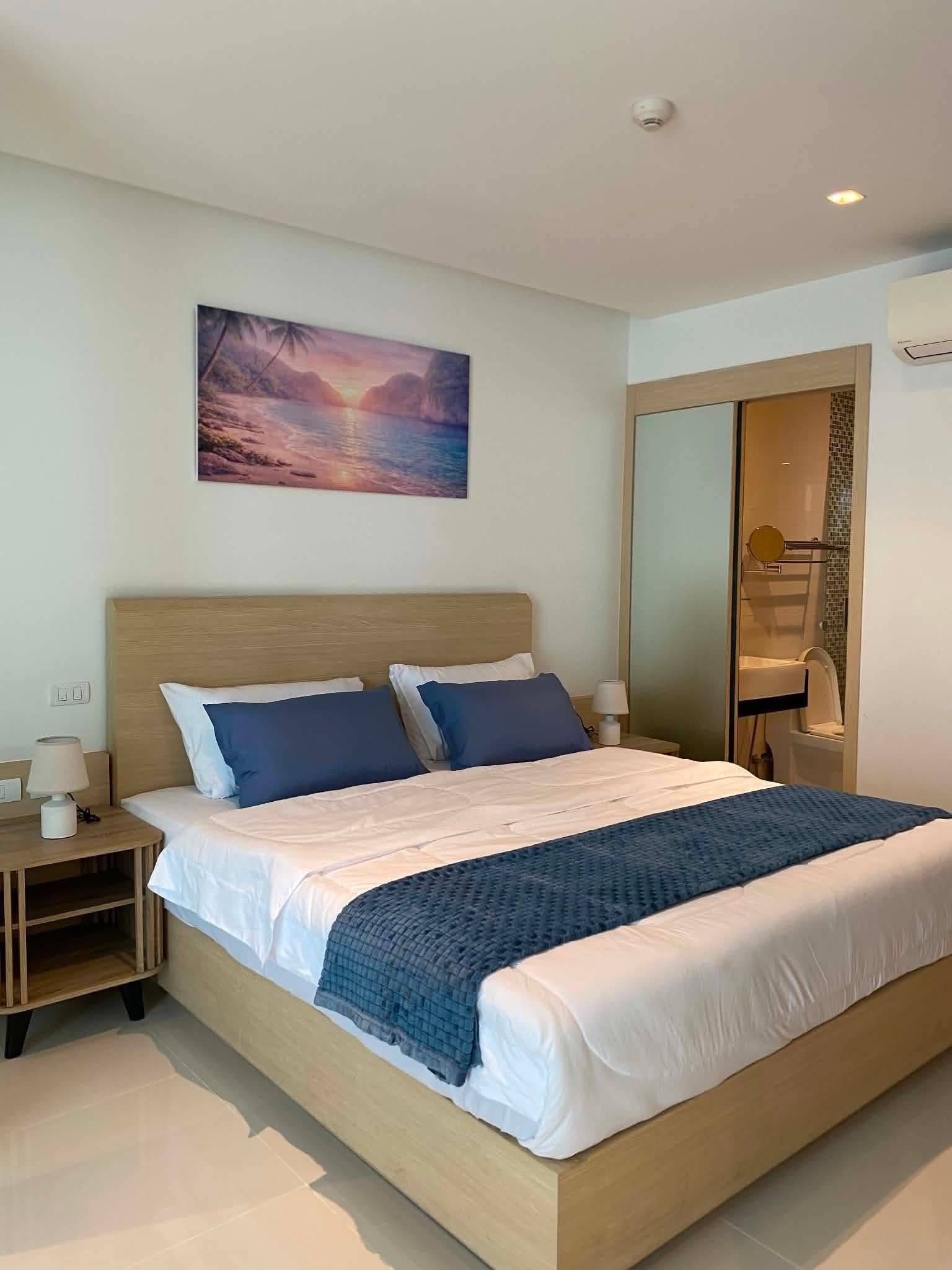 Pool access condo for rent, The Beachfront Rawai – photo 17