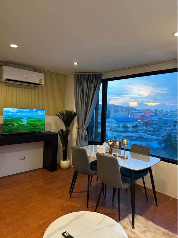 High-floor studio apartment with partial sea view in Patong – รูปที่ 10
