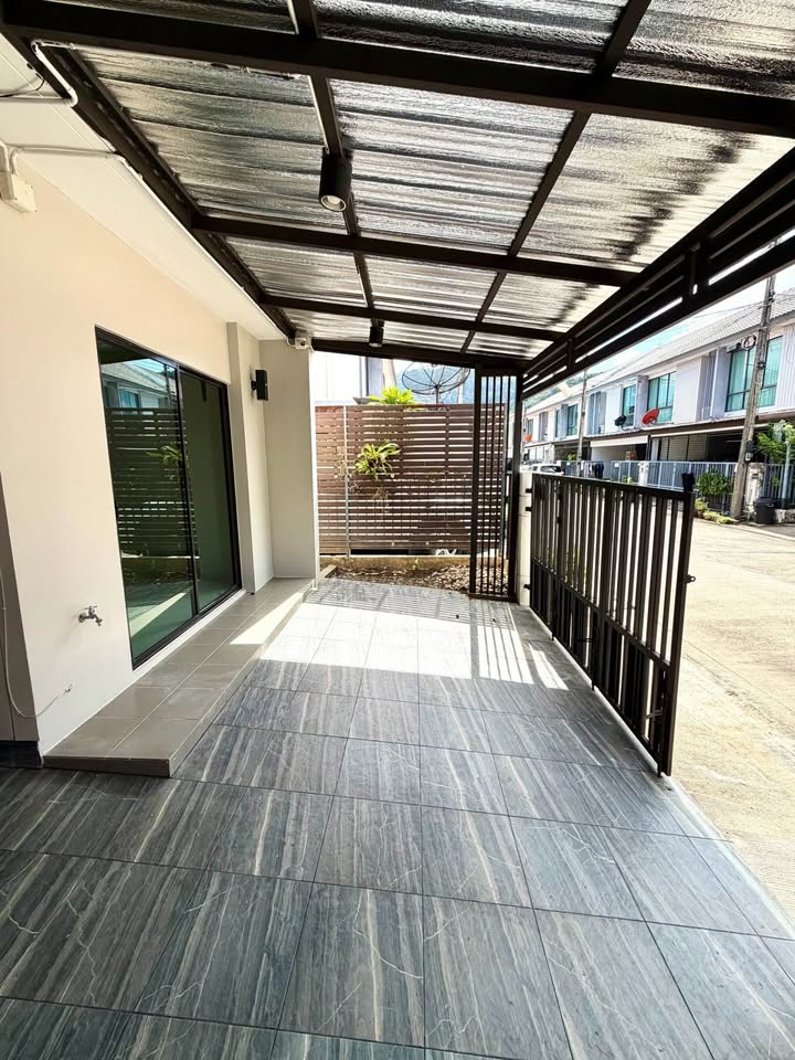Corner 3-bedroom townhouse for sale at Pruksa Ville Kathu-Samkong – photo 3