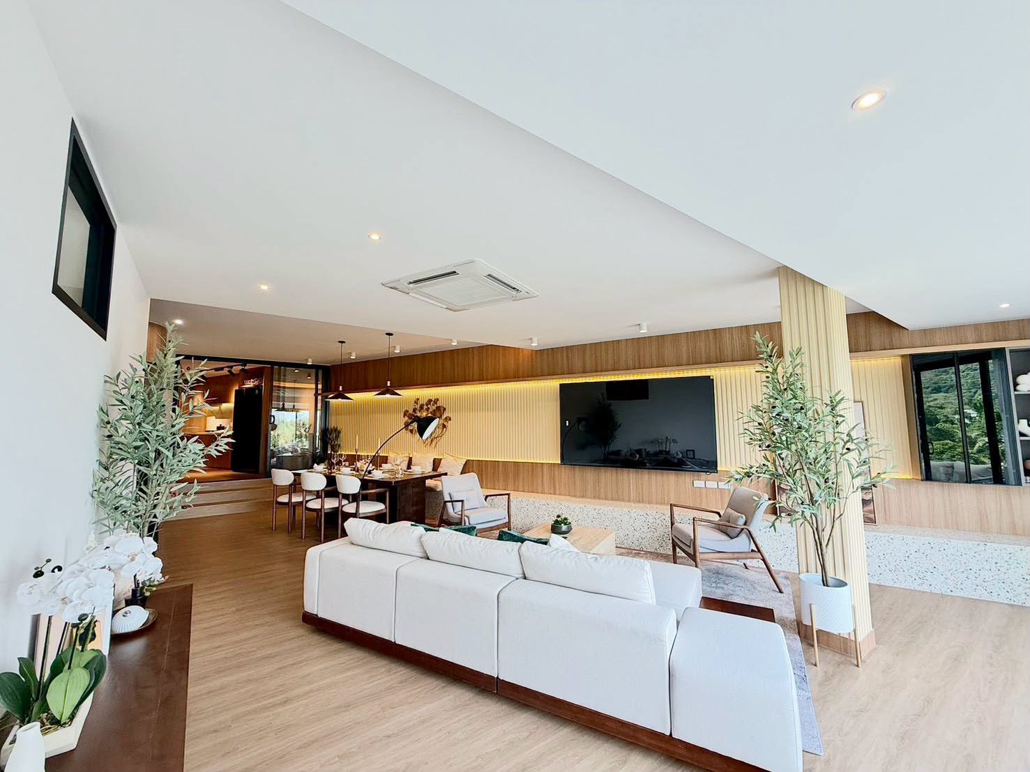 Renovated 3-bed golf view condo for sale in Kathu – photo 6
