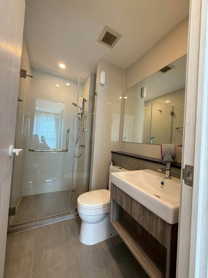 Furnished 1-bedroom condo for rent at Space Condominium – photo 8