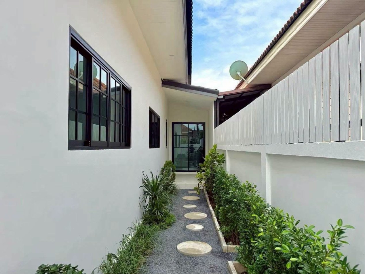 Renovated 2-bedroom house for rent at Chaofa Garden Home, Koh Kaew – photo 4