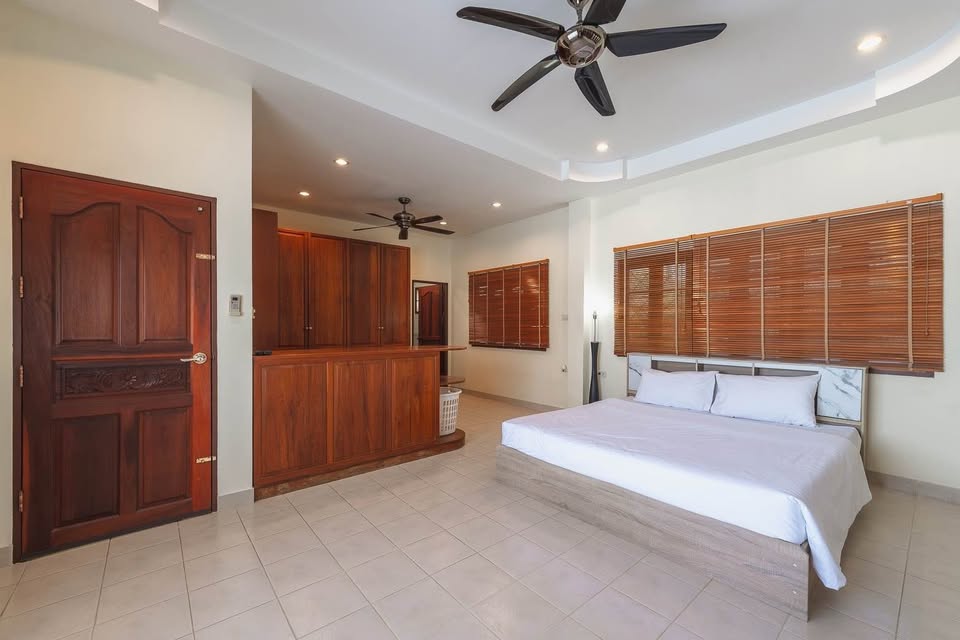 Two houses with large pool on 100 sq. wah in Rawai – photo 5