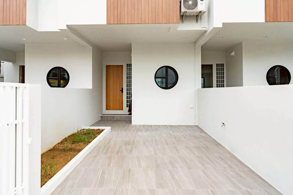 3-bedroom furnished show house in Si Sunthon, Thalang