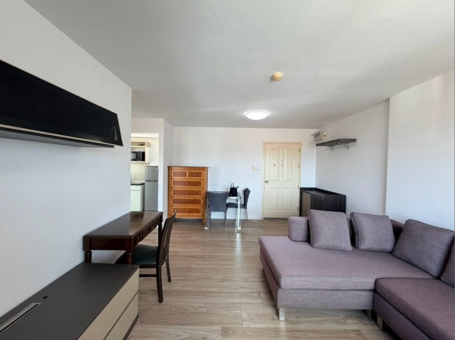 Corner 1-bedroom sea view condo at Supalai Lagoon – photo 5
