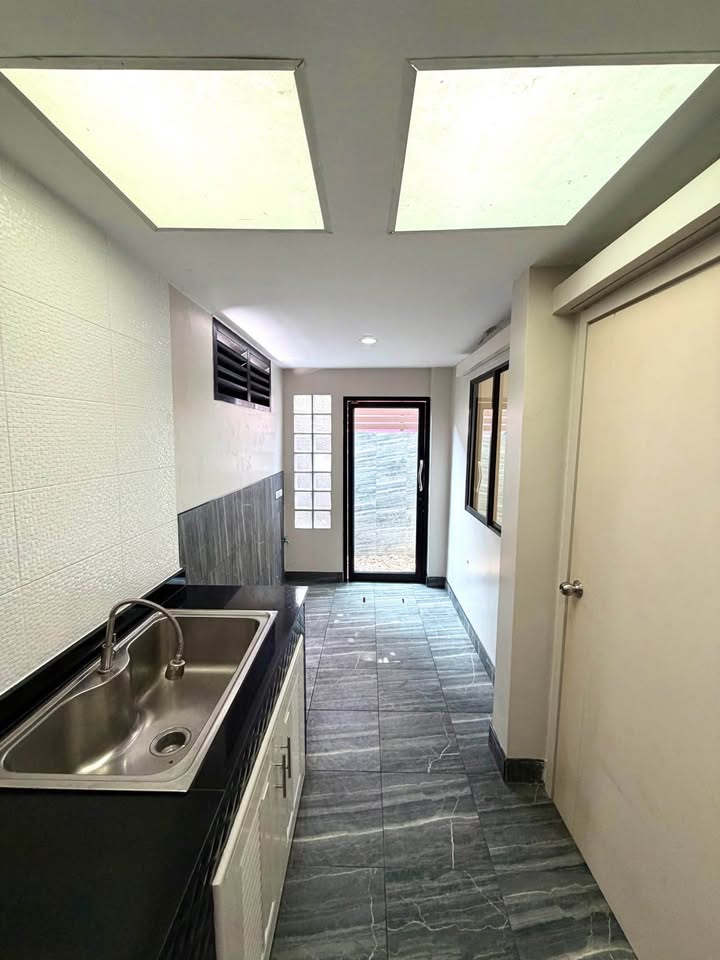 Corner 3-bedroom townhouse for sale at Pruksa Ville Kathu-Samkong – photo 8