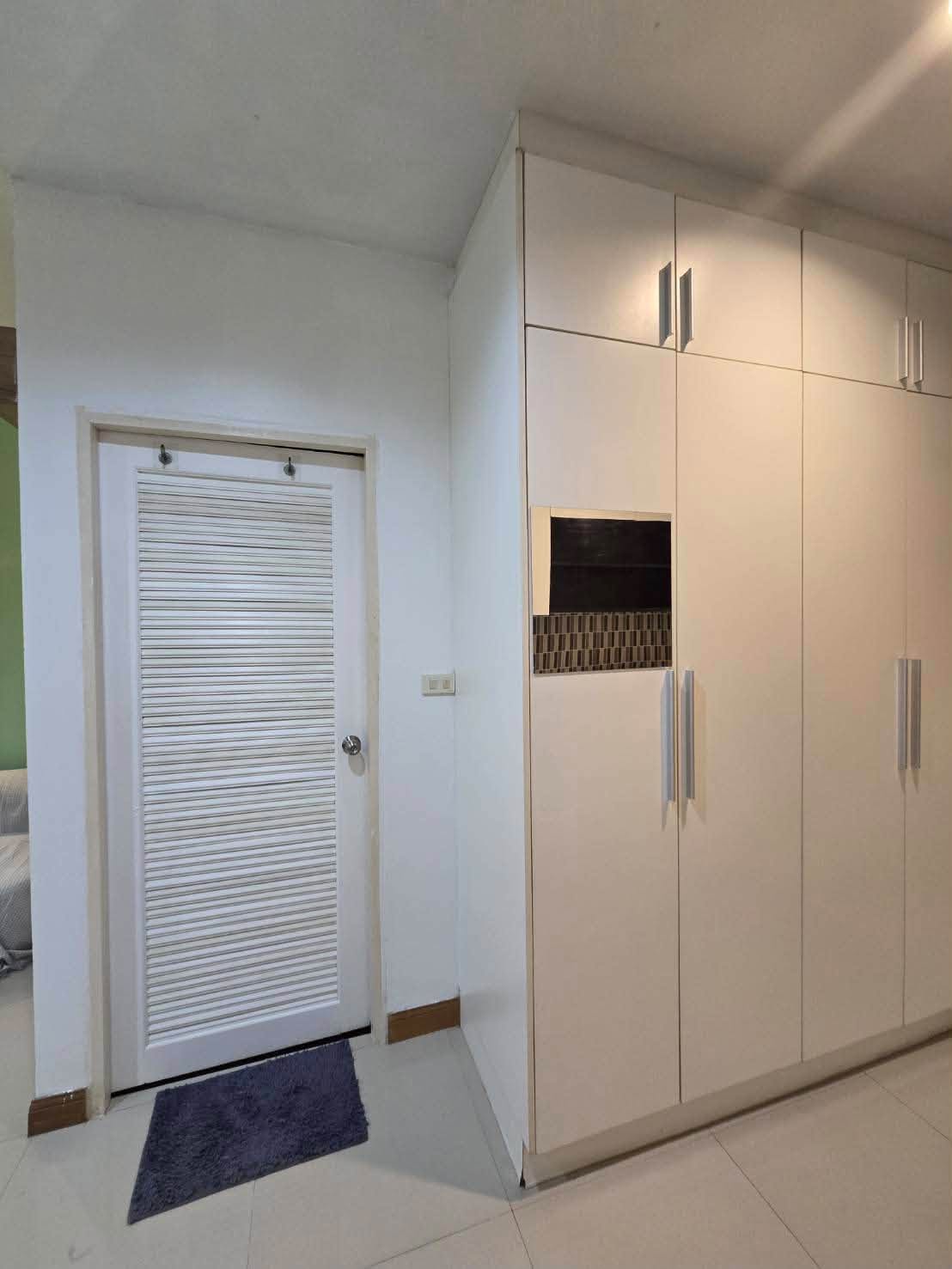 Cat-friendly condo for rent at Phanason Green Place – photo 10