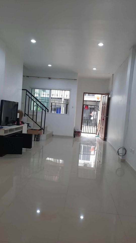 Renovated 2-storey townhouse for rent in Wichit – photo 7