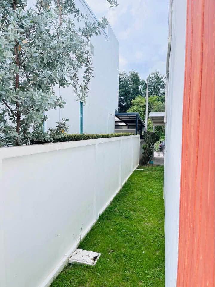 Modern 2-Bed Townhouse for Rent at Modern Life Srisunthon – photo 6