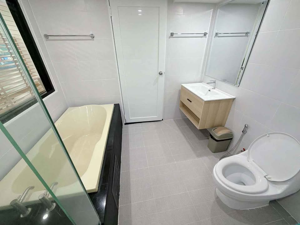 Renovated 1-bedroom condo for rent at Bayshore Oceanview, Patong – photo 5